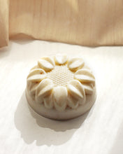 Load image into Gallery viewer, Lemongrass Verbena Soap Bar. Nusa Prana Home Living Inc.